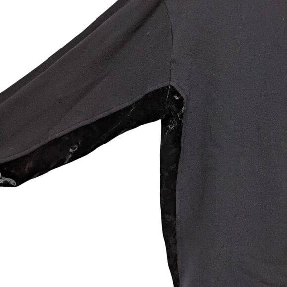 GOOD AMERICAN Crushing It Velvet Funnel Neck Long Sleeve Shirt - Picture 3 of 10